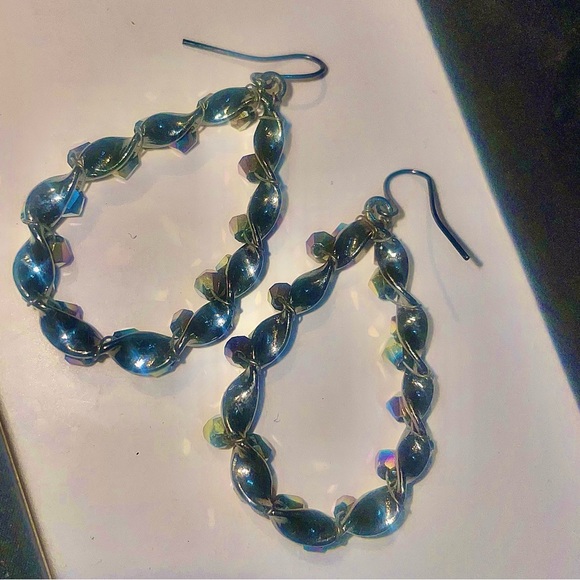 Earrings - Picture 4 of 8